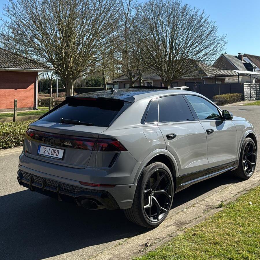 Audi RSQ8 Performance 2025