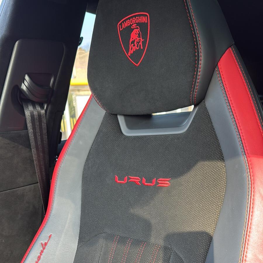 Lamborghini Urus Performante