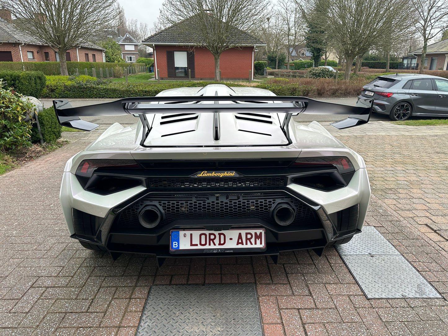 LAMBORGHINI HURACAN STO