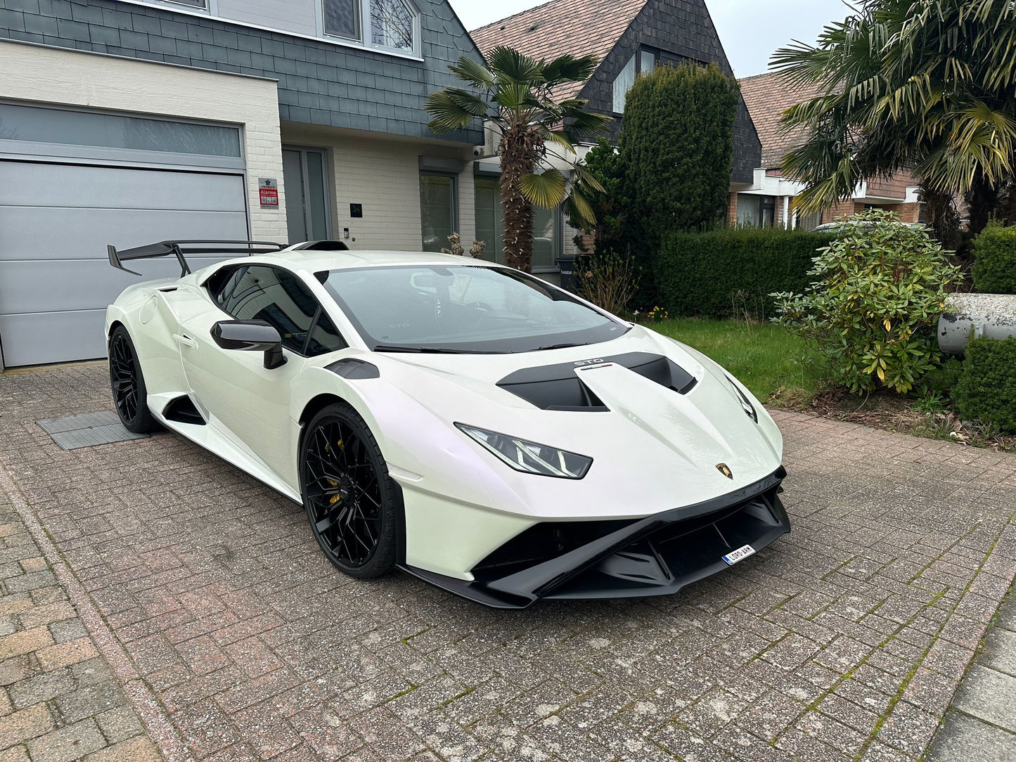 LAMBORGHINI HURACAN STO